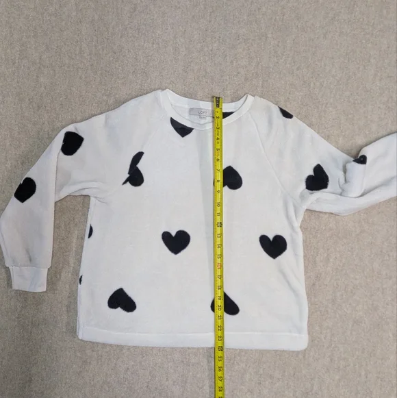 LOFT White Fuzzy Soft Faux Fur Crewneck with Black Hearts Sz Medium - Picture 5 of 8